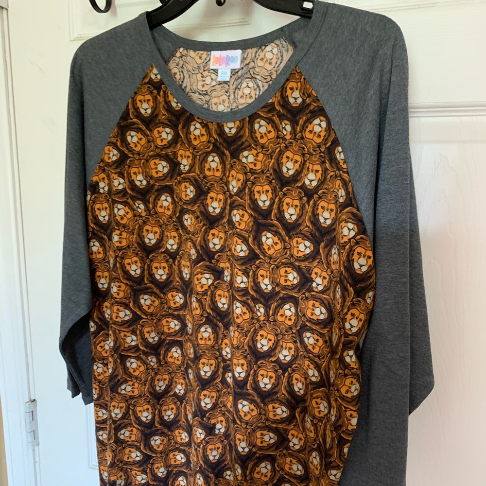 LulaRoe Lion 3/4 sleeve top. size 2xl
